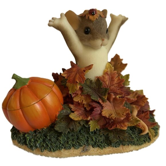 Charming Tails Halloween Figurine: “I’ve Fallen For You” (85/521) - Picture 3 of 13